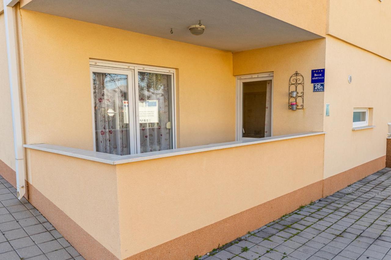 קאבטאט Spacious 2-Bedroom Apartment With Terrace And Parking מראה חיצוני תמונה