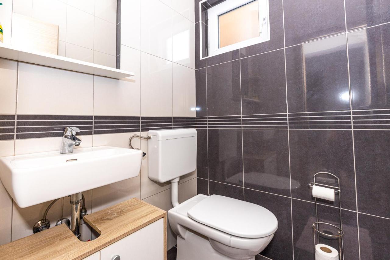 קאבטאט Spacious 2-Bedroom Apartment With Terrace And Parking מראה חיצוני תמונה