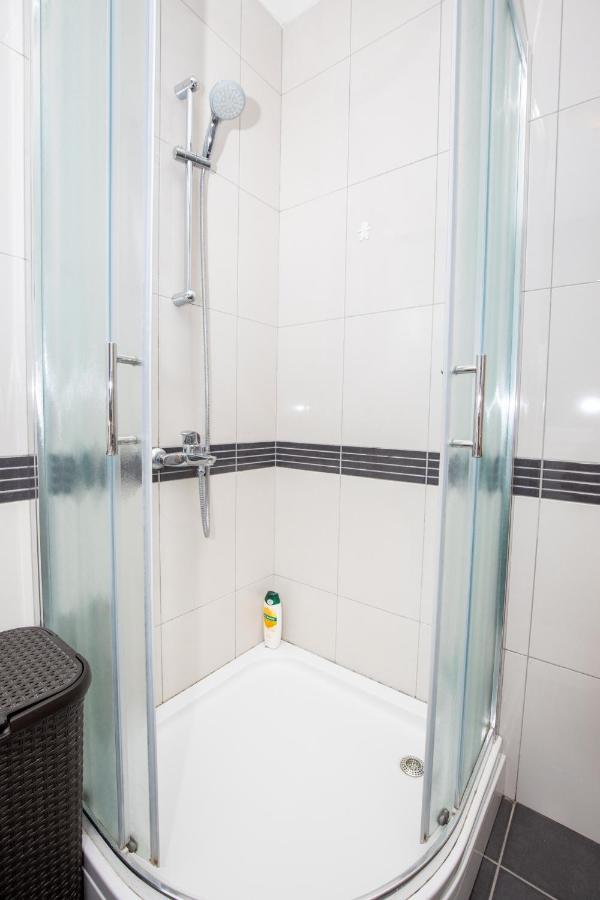 קאבטאט Spacious 2-Bedroom Apartment With Terrace And Parking מראה חיצוני תמונה