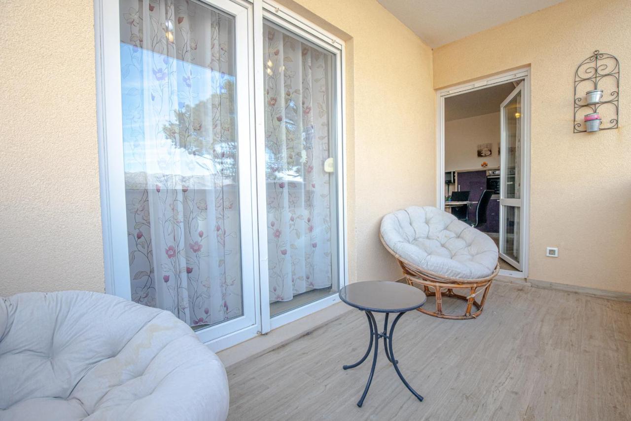 קאבטאט Spacious 2-Bedroom Apartment With Terrace And Parking מראה חיצוני תמונה