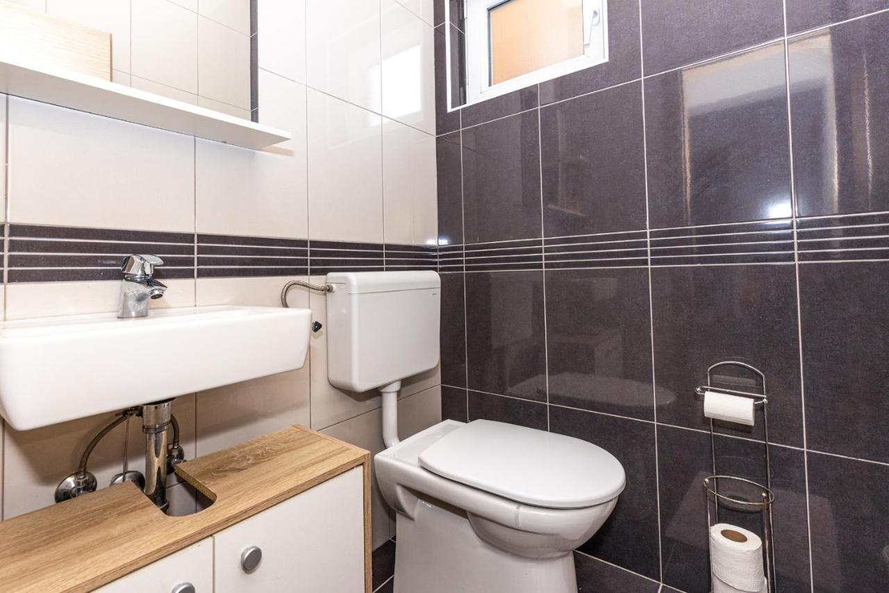 קאבטאט Spacious 2-Bedroom Apartment With Terrace And Parking מראה חיצוני תמונה