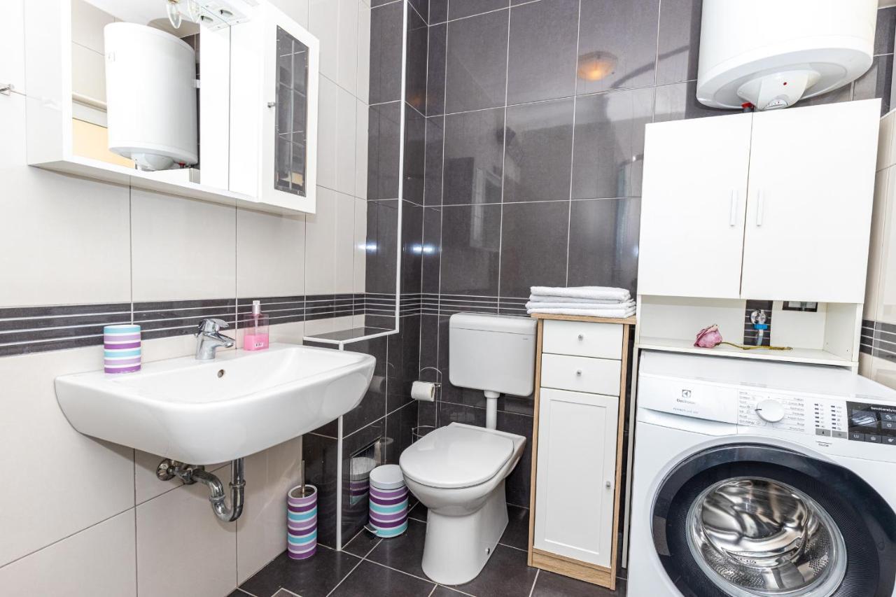 קאבטאט Spacious 2-Bedroom Apartment With Terrace And Parking מראה חיצוני תמונה
