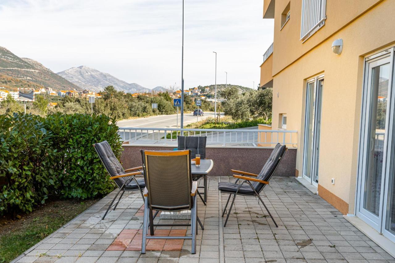 קאבטאט Spacious 2-Bedroom Apartment With Terrace And Parking מראה חיצוני תמונה