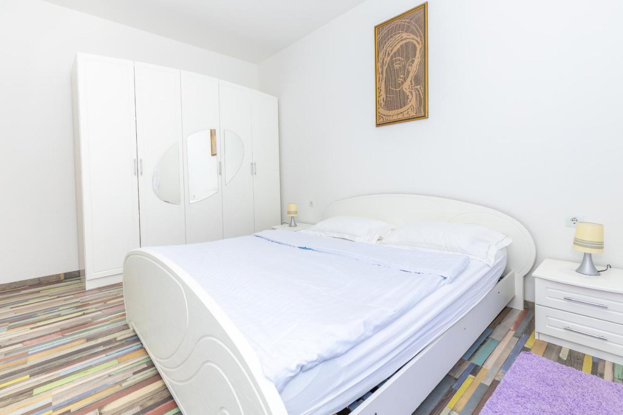קאבטאט Spacious 2-Bedroom Apartment With Terrace And Parking מראה חיצוני תמונה