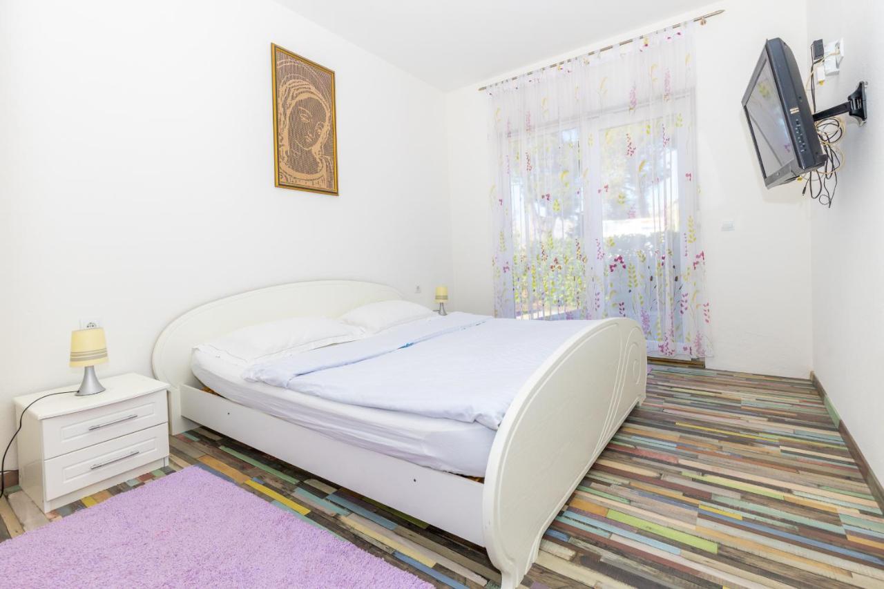 קאבטאט Spacious 2-Bedroom Apartment With Terrace And Parking מראה חיצוני תמונה